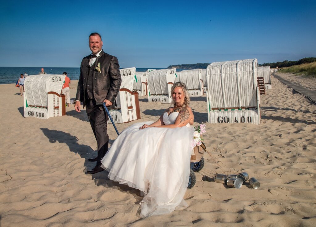 Brautpaar am Strand Baabe